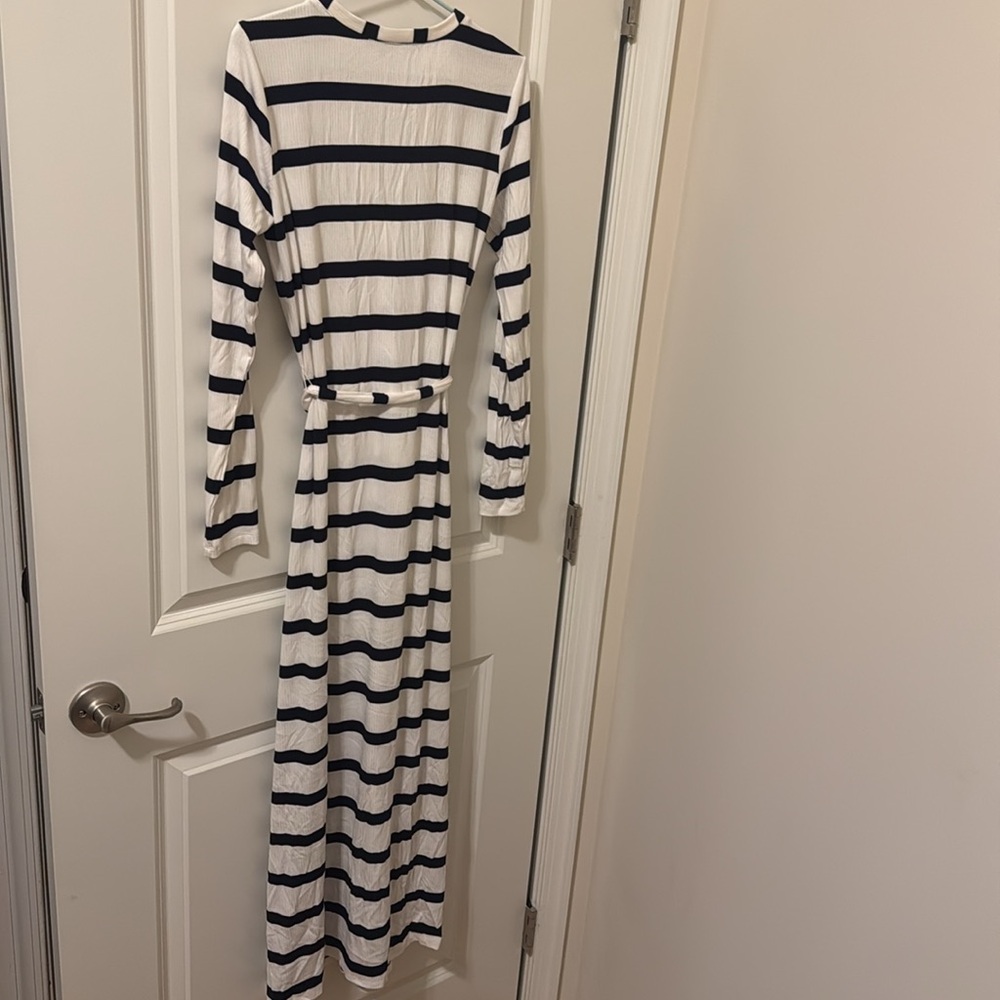 Loft Dress - Picture 6 of 6
